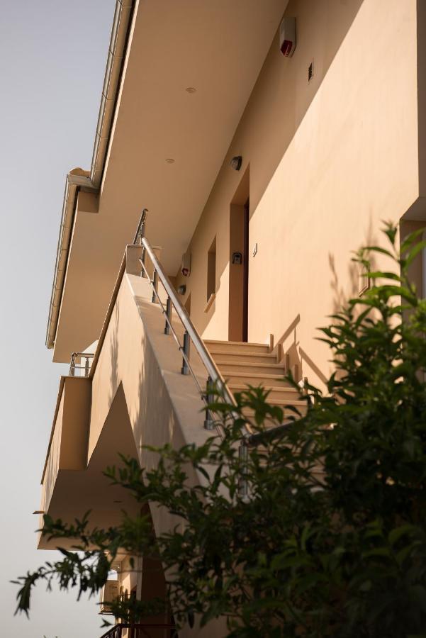 Akrotiri Sea View Suites Dış mekan fotoğraf